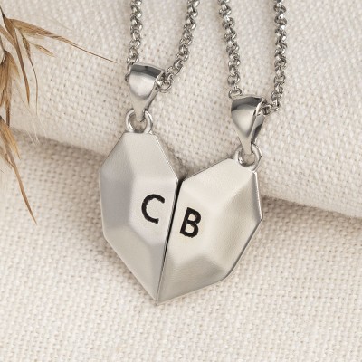 2 Pieces Personalized Magnetic Interattraction Heart-Shaped Name Necklace Valentine's Day